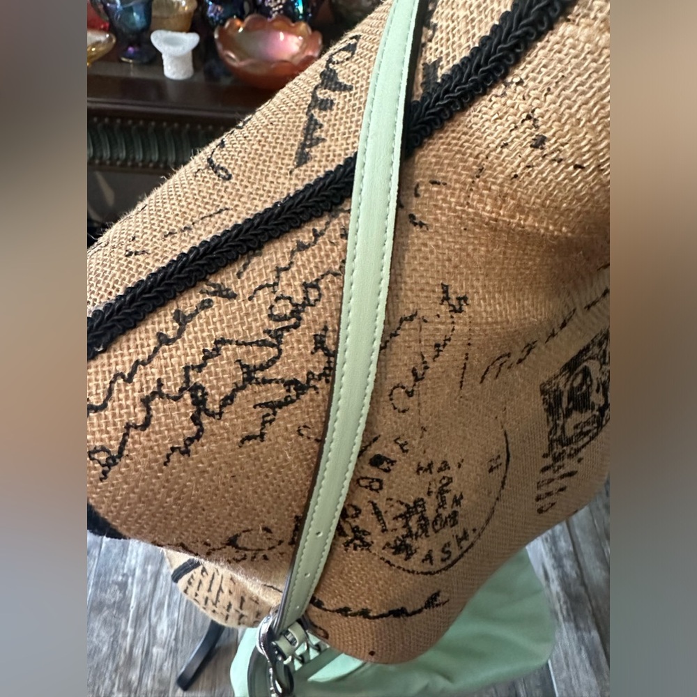Calvin Klein Two Way Crossbody/Shoulder Bag. Excellent condition. Preloved - Picture 7 of 9